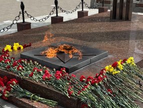 Возложение цветов. преображенское кладбище.