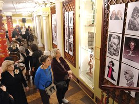 Выставка карикатур и шаржей Владимира Мочалова.